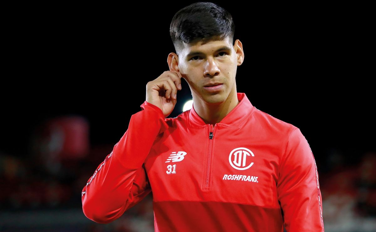 Internacional tenta chapéu no Pumas e faz oferta por atacante paraguaio Robert Morales, do Toluca
