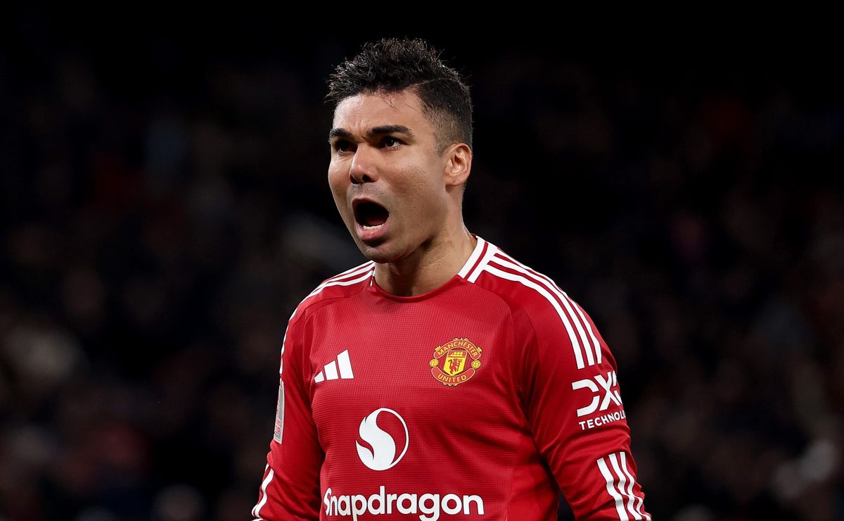 Palmeiras decide não iniciar negociações por Casemiro e procura outros jogadores para contratar