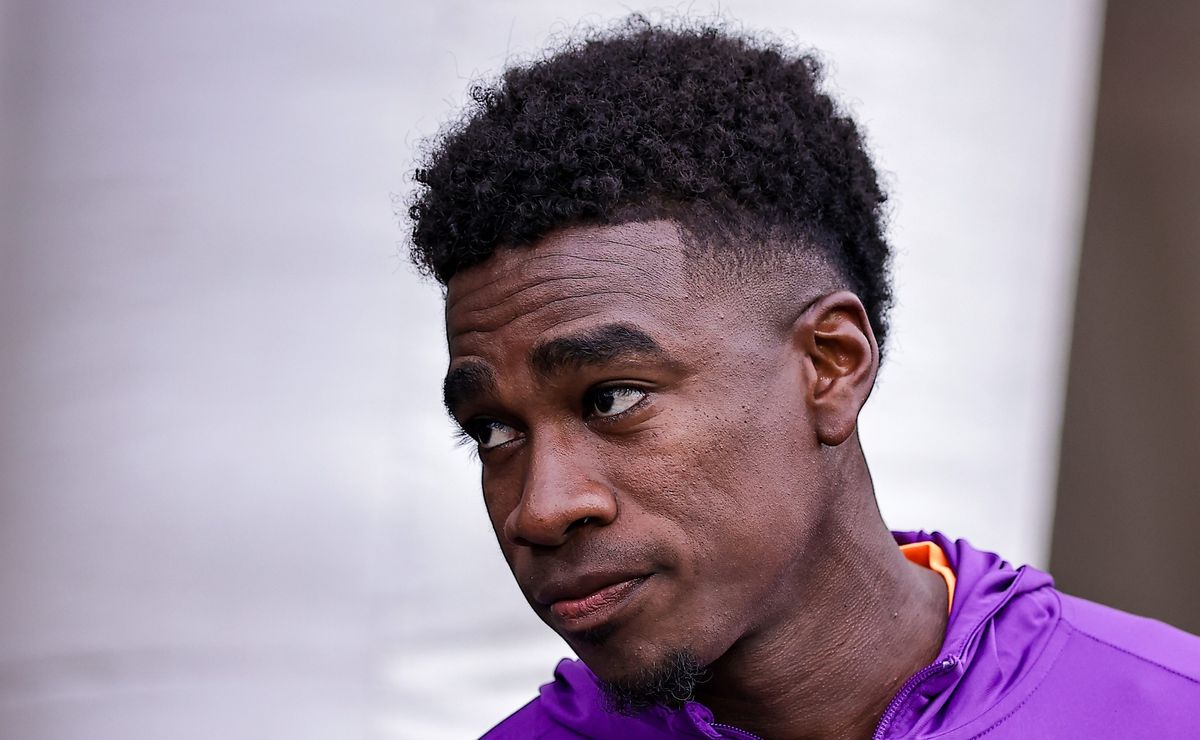 Corinthians e Internacional apertam as mãos e acordo é fechado para o empréstimo de Félix Torres