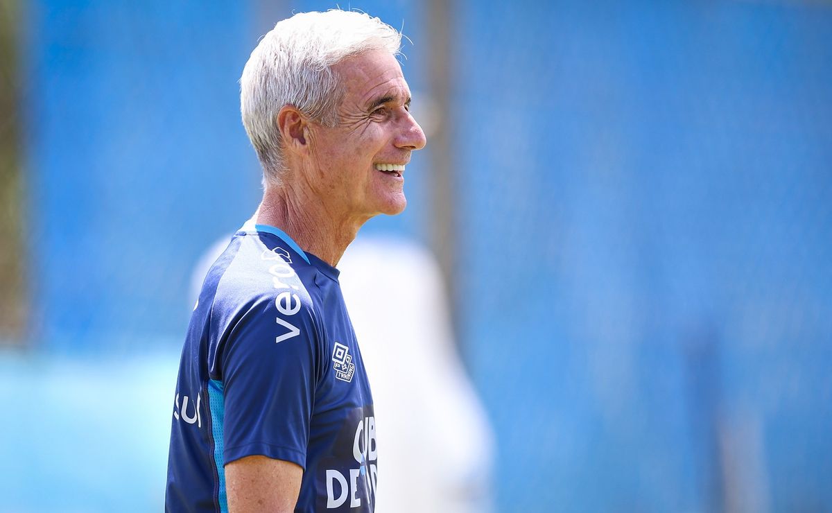 Esboço de primeira escalação do Grêmio de Luís Castro pode ter surpresa no meio-campo