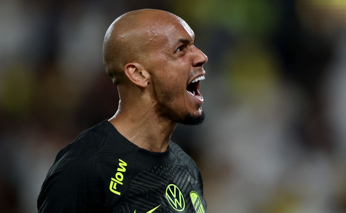 Casemiro é passado no Palmeiras e Leila Pereira prioriza Fabinho, volante do Al-Ittihad