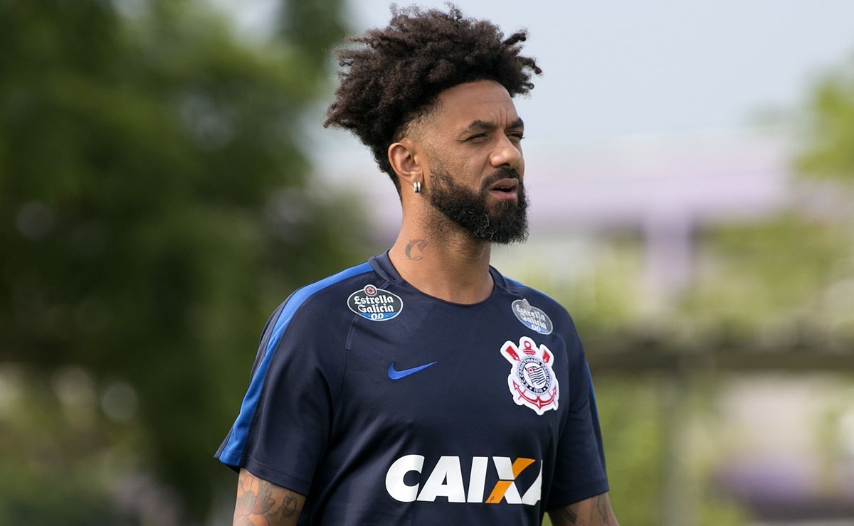 Ex-volante do Corinthians, Cristian é denunciado na polícia pela ex-esposa por violência doméstica