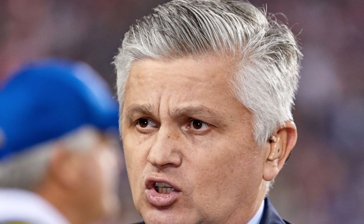 Desafío de John Sutcliffe a Chivas para el Clásico Nacional contra América