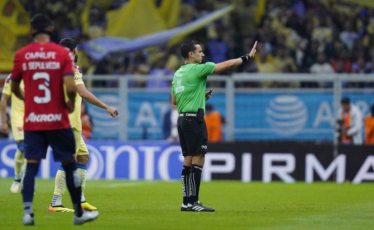 Polémico Audio del VAR en Gol de América vs. Chivas: Acción de Lichnovsky