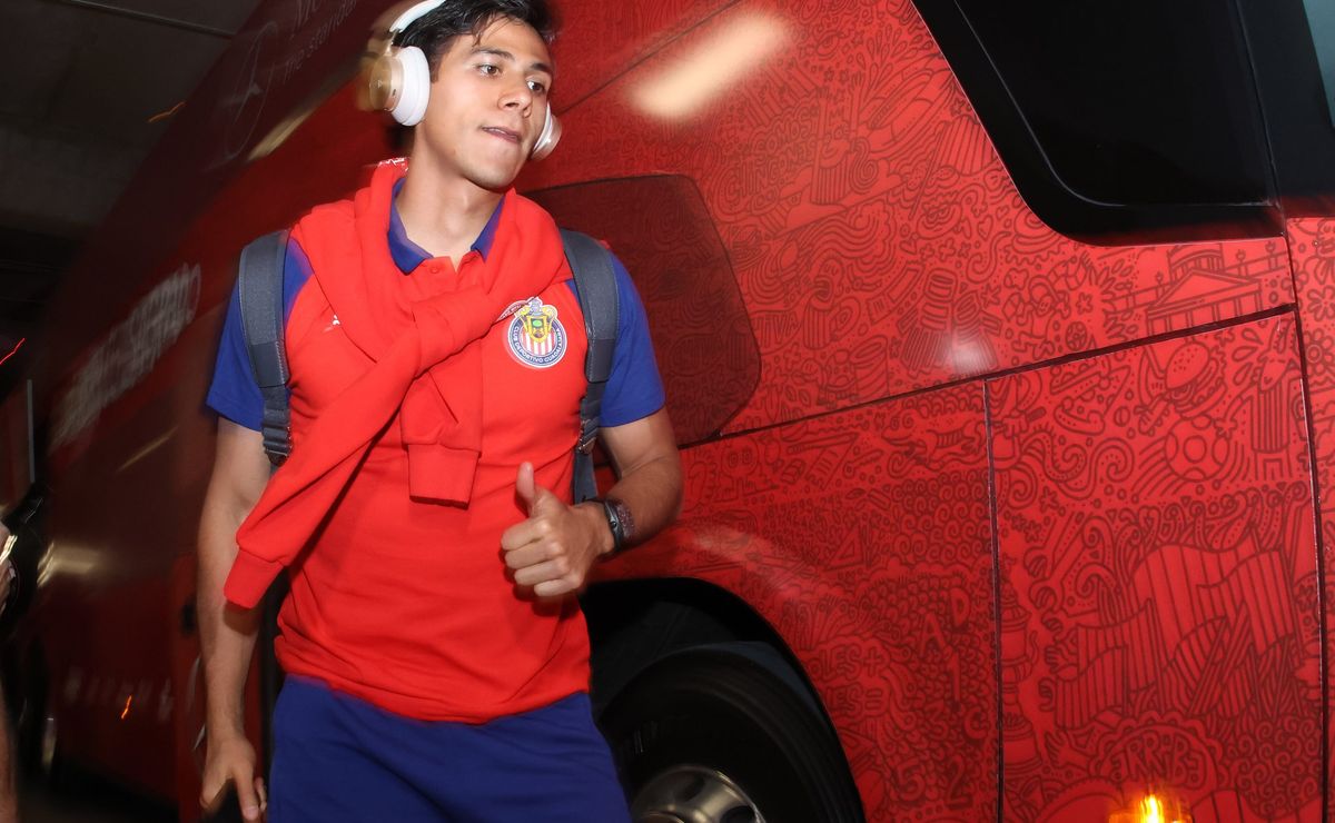 A pesar de ser borrado por Gago, JJ Macías le haría este favor a Chivas