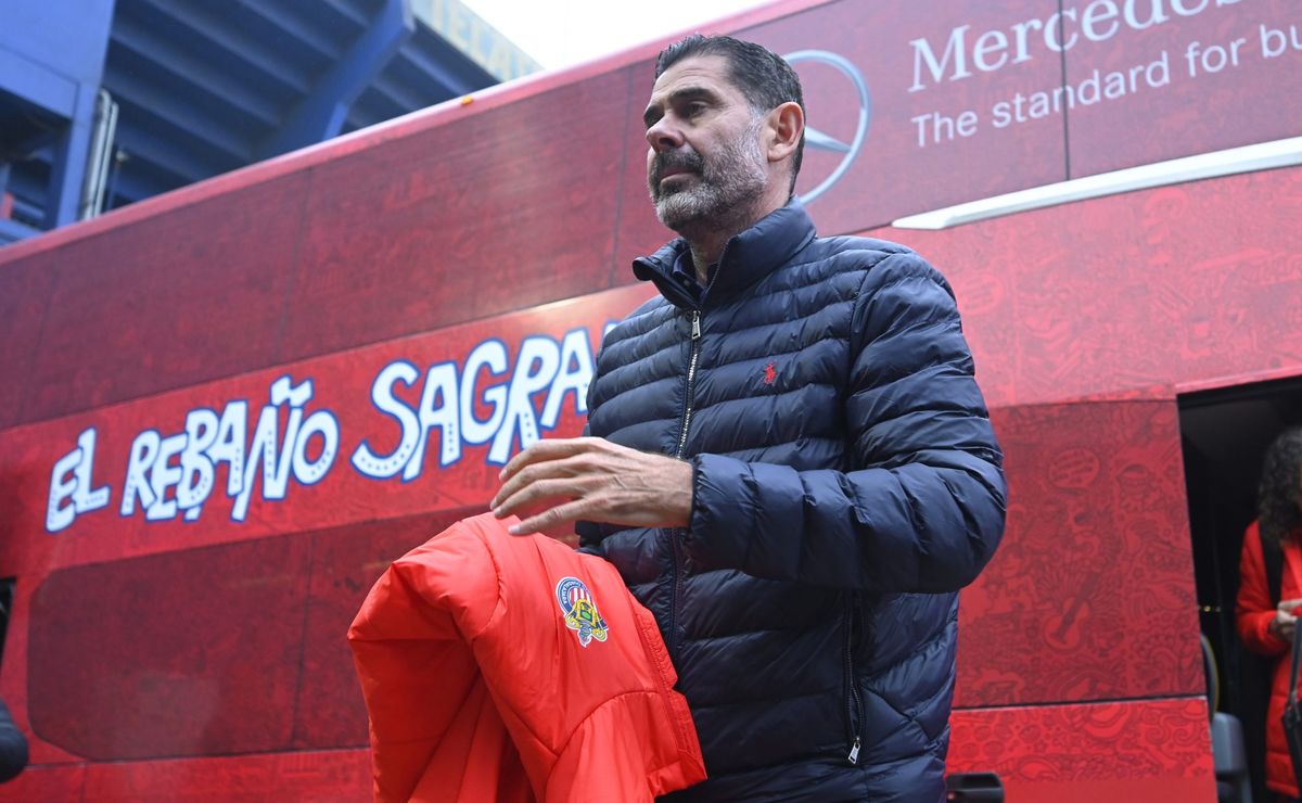 Preocupación en Chivas por la posible salida de Fernando Hierro al Al-Nassr