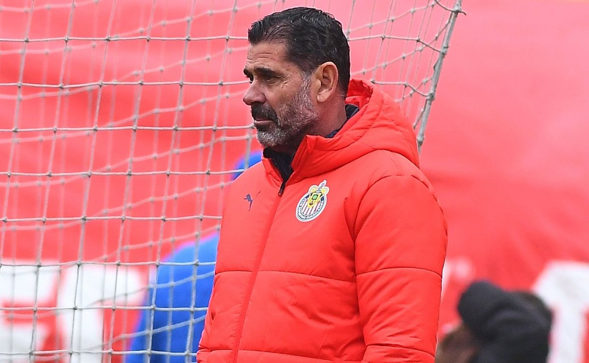 Buscan que Fernando Hierro fiche a destacado delantero europeo para el equipo