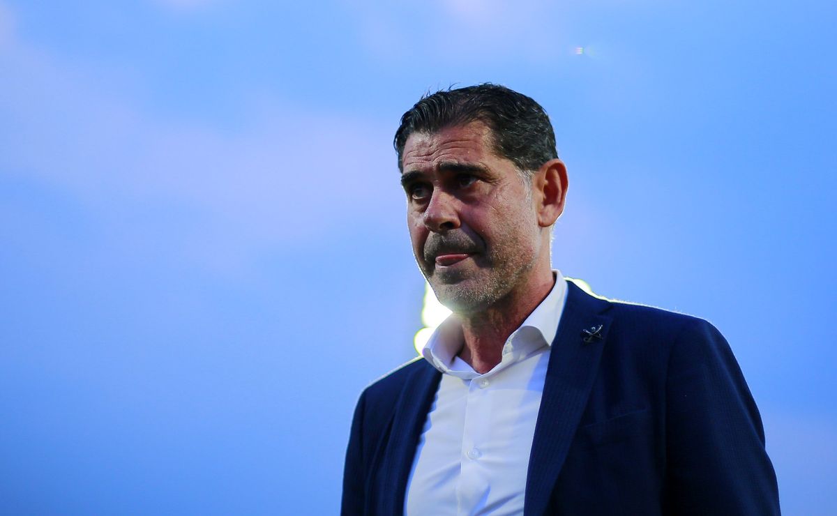 Fernando hierro gambetea en vacaciones durante mercado de fichajes, ¿y Chivas?