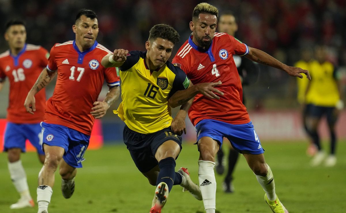 Maurício Isla se anima com a chance de defender o Fla, jogador recusou  proposta do Boca Jr