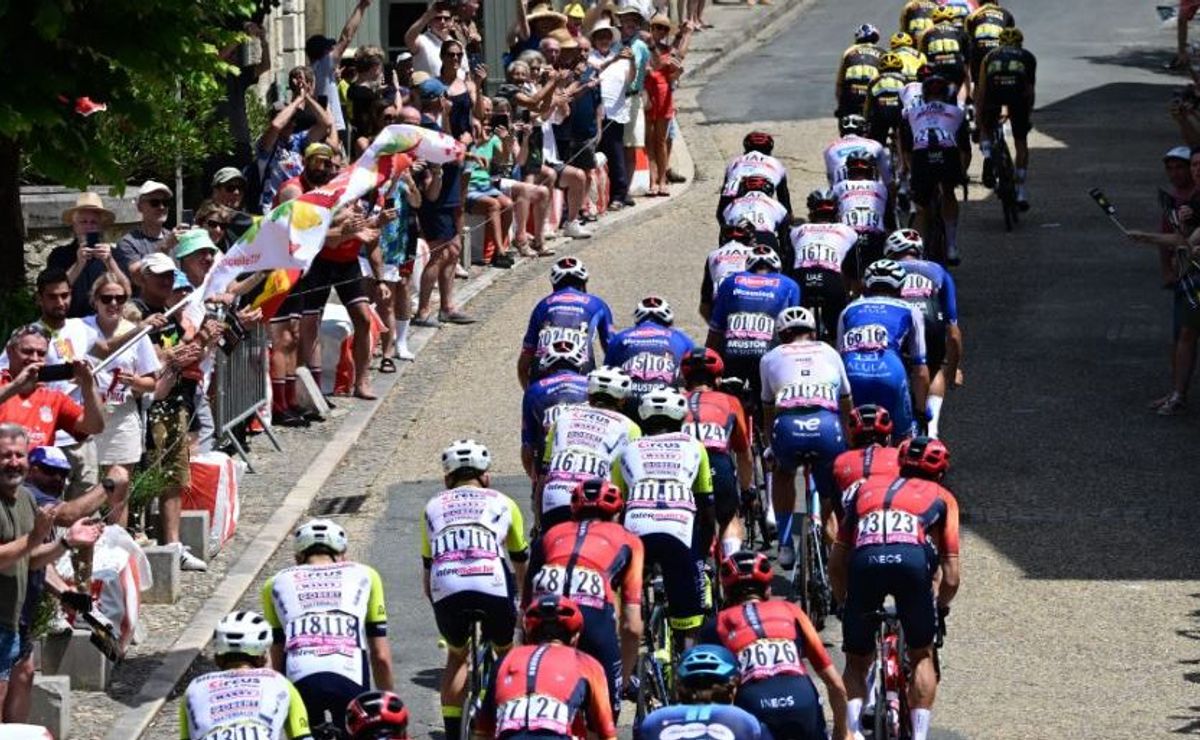 Cambio en la clasificación general de los colombianos en el Tour de