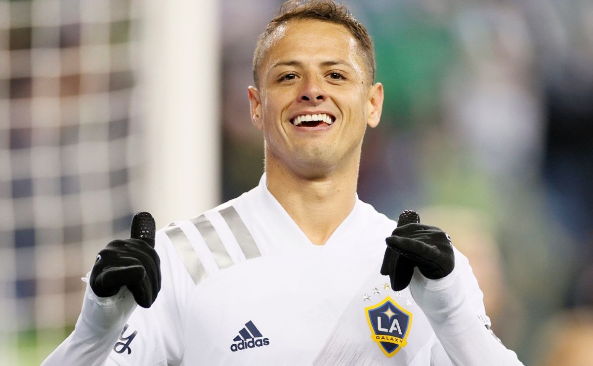 LA Galaxy striker Chicharito suffers ACL tear