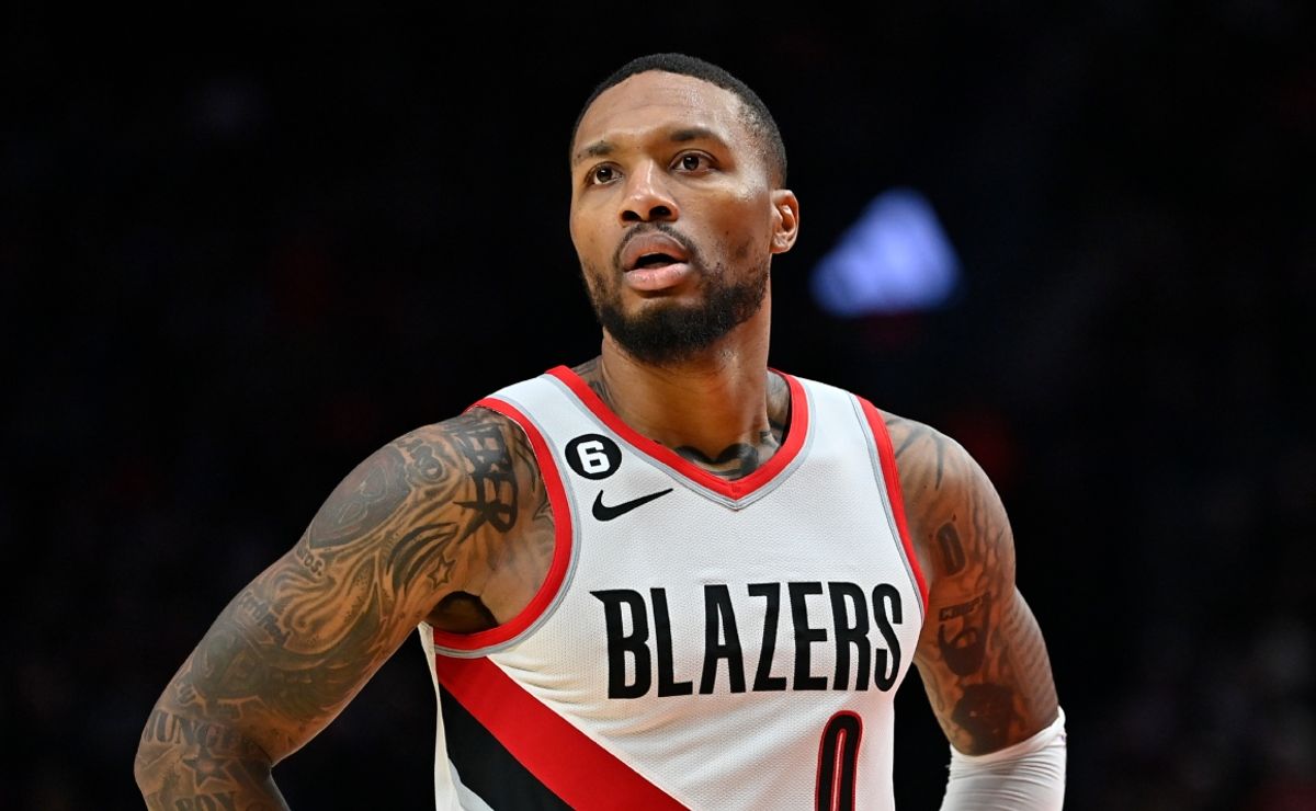 NBA Trade Rumors: Blazers GM issues strong warning for Damian Lillard ...