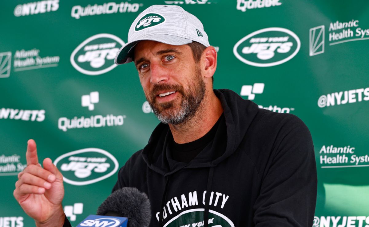 Aaron Rodgers' salary at Jets How much does he make per hour, day