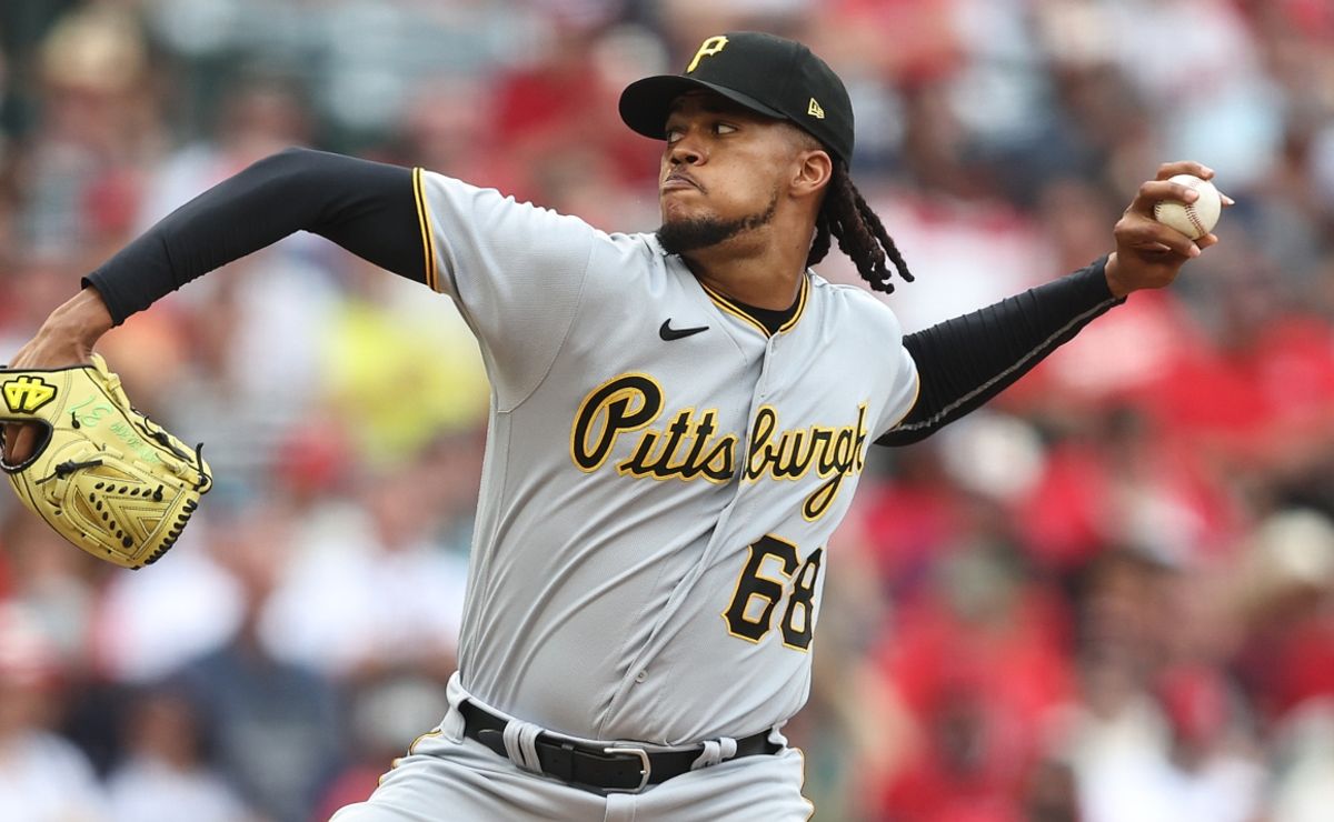 Pirates pitcher Angel Perdomo suspended three games for intentionally  throwing at Padres' Manny Machado 