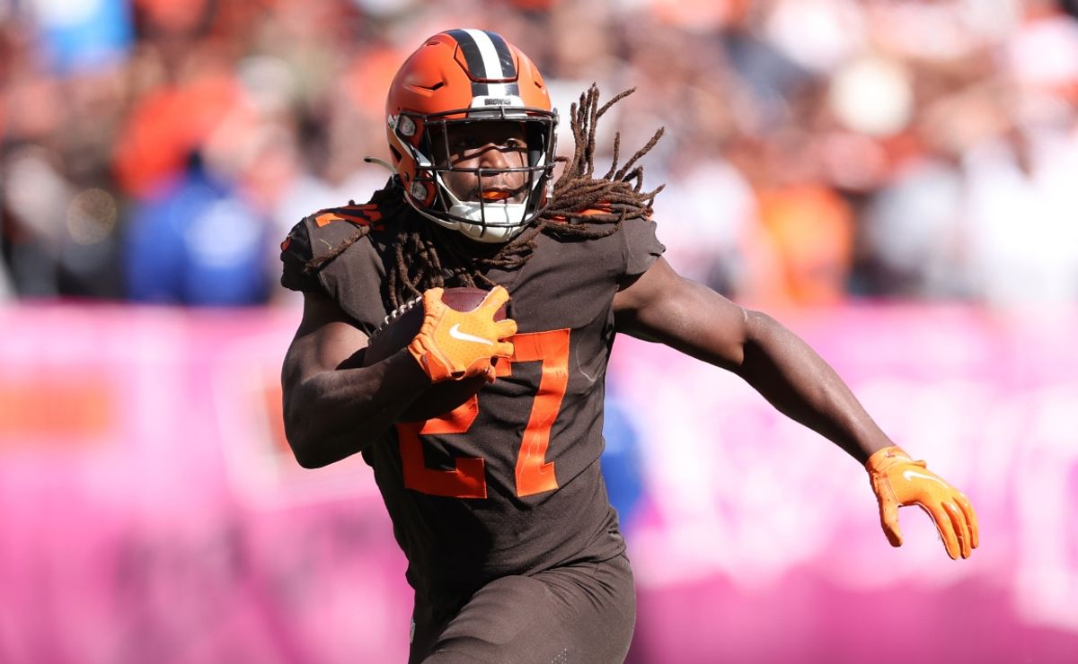 Kareem Hunt to meet with Colts after visiting Saints