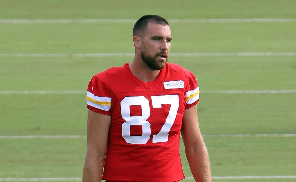 Ahead of clash vs Eagles, Travis Kelce issues stern warning to Chiefs fans