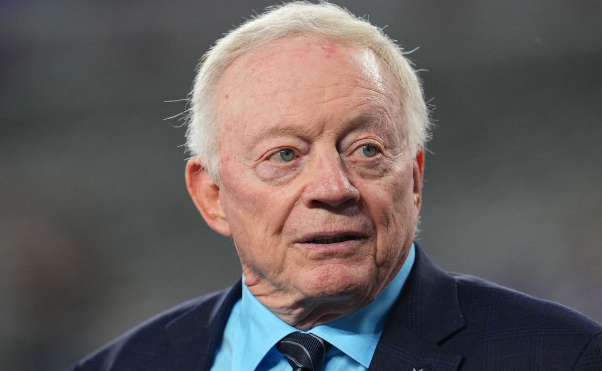 Cowboys' Jerry Jones on replacing Trevon Diggs after ACL tear: 'You don't  replace these irreplaceable players' 