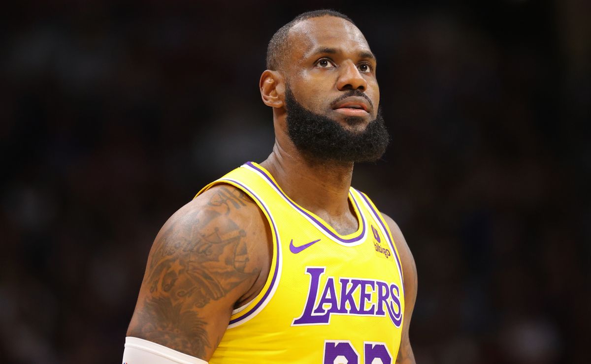 Sacramento Kings vs. Los Angeles Lakers FREE LIVE STREAM (11/15/23): Watch NBA  online