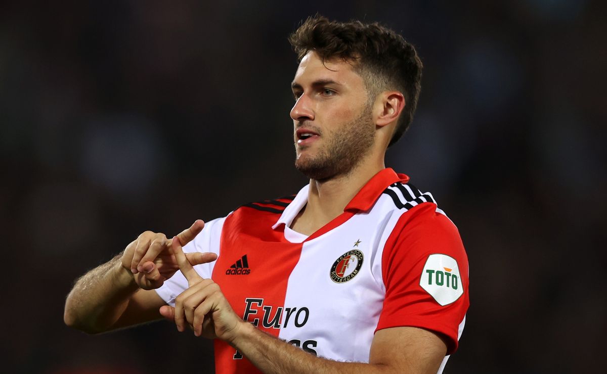 Mexico star Santiago Gimenez reportedly draws interest from Barcelona