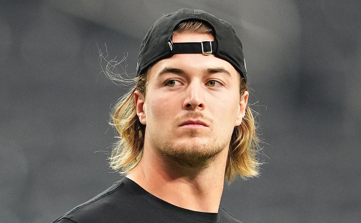 Thursday Night Football Will Kenny Pickett play in Steelers vs Titans