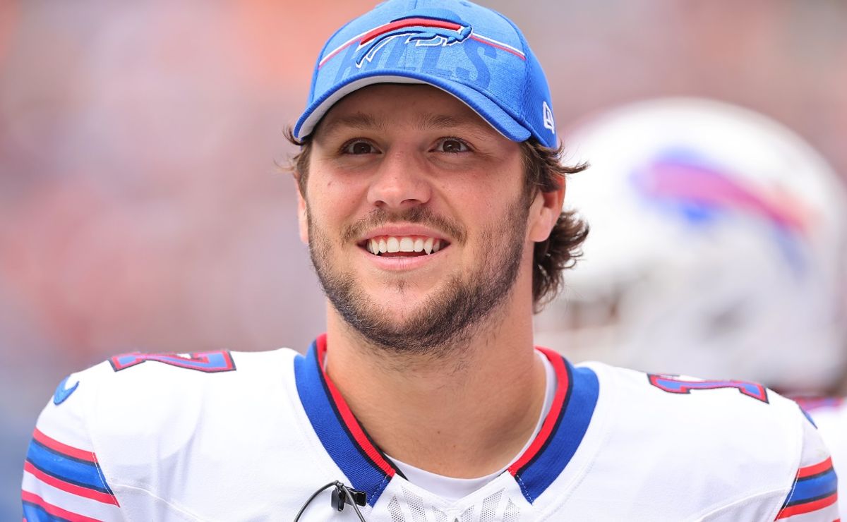 NFL Josh Allen sets a new interceptions record during Week 10 MNF