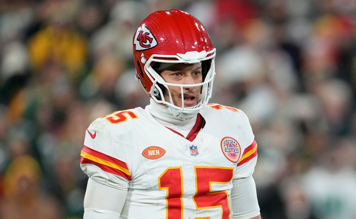 NFL News: Patrick Mahomes reacts to Isiah Pacheco's costly penalty in ...