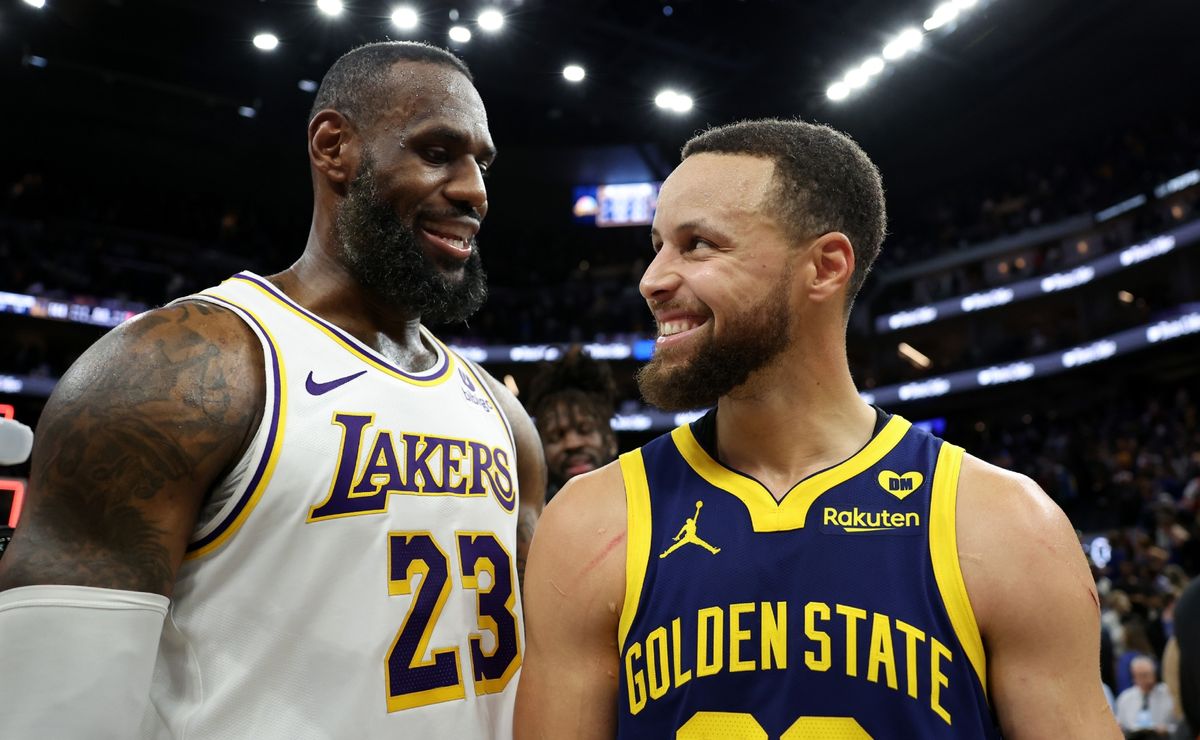 NBA: LeBron James has four-word description of guarding Stephen Curry ...