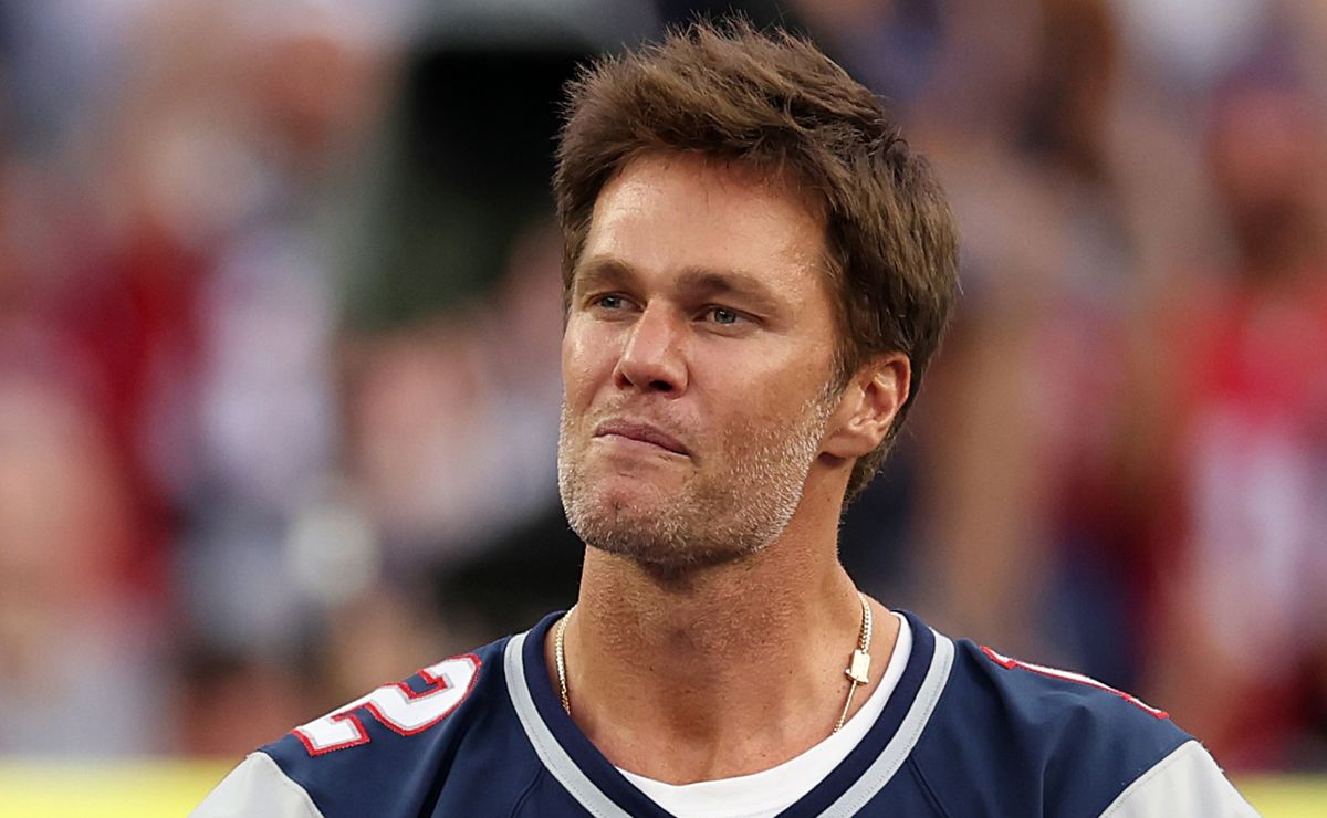 Patriots coach Jerod Mayo doesn’t want Tom Brady on the team