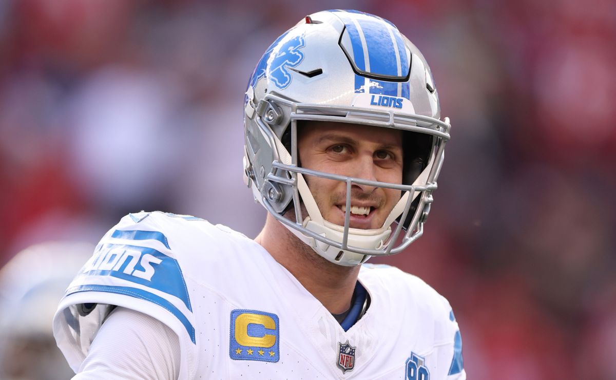 Jared Goff signs a lucrative contract extension with the Detroit Lions