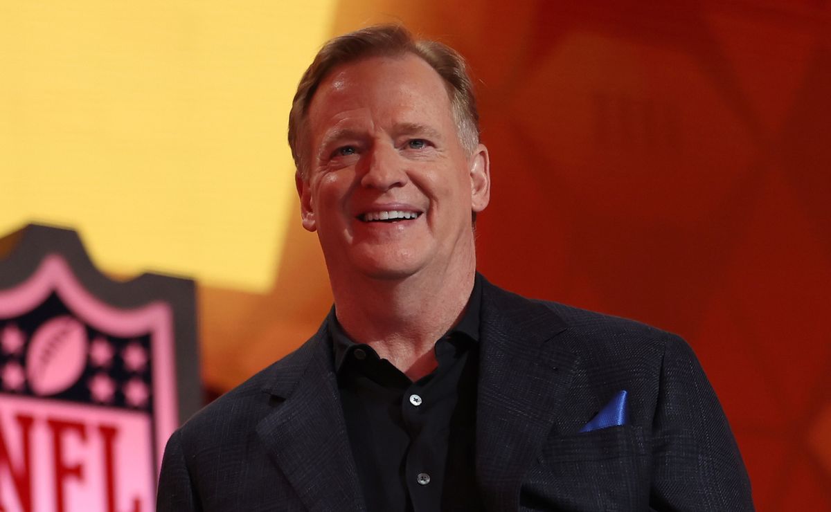Roger Goodell and the NFL receive exciting proposal to host the Super Bowl overseas
