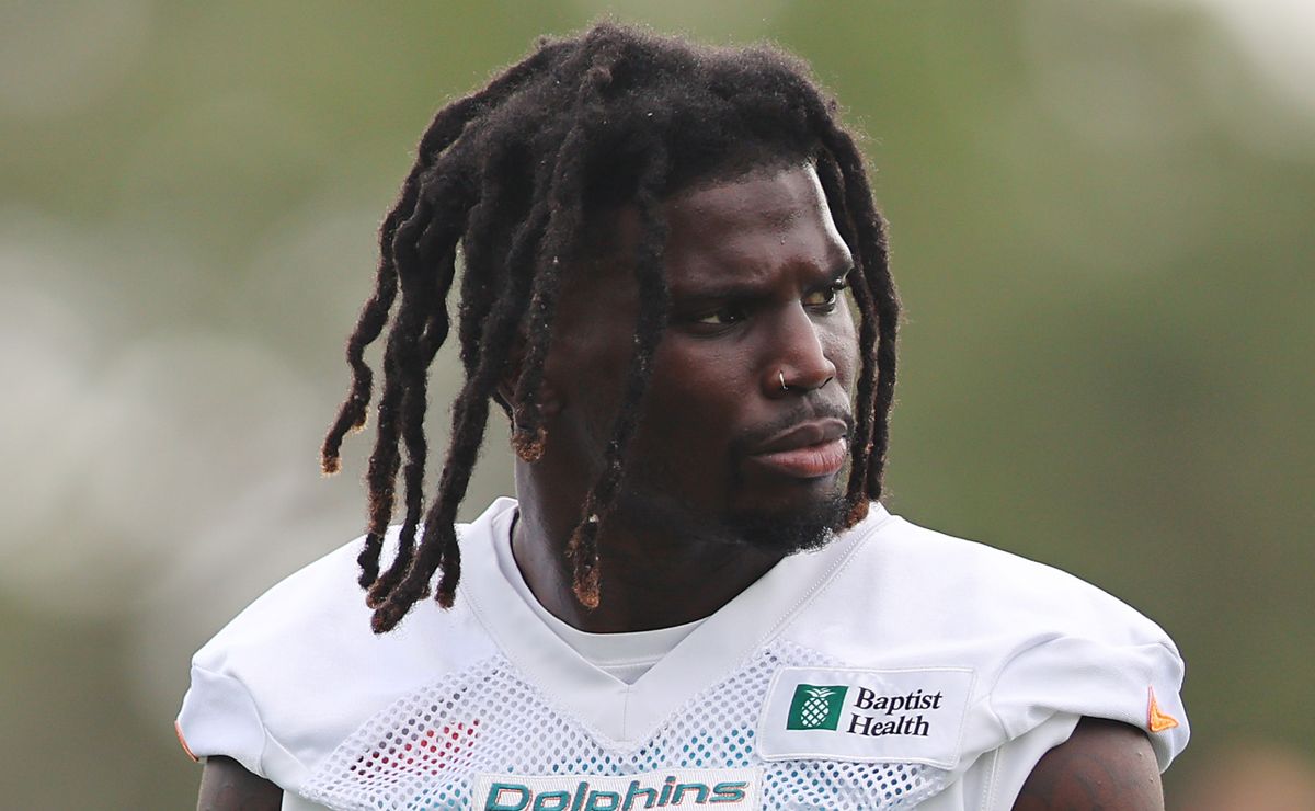 Tyreek Hill is not comfortable with the Dolphins, and he’s ready to put the team in a tough spot