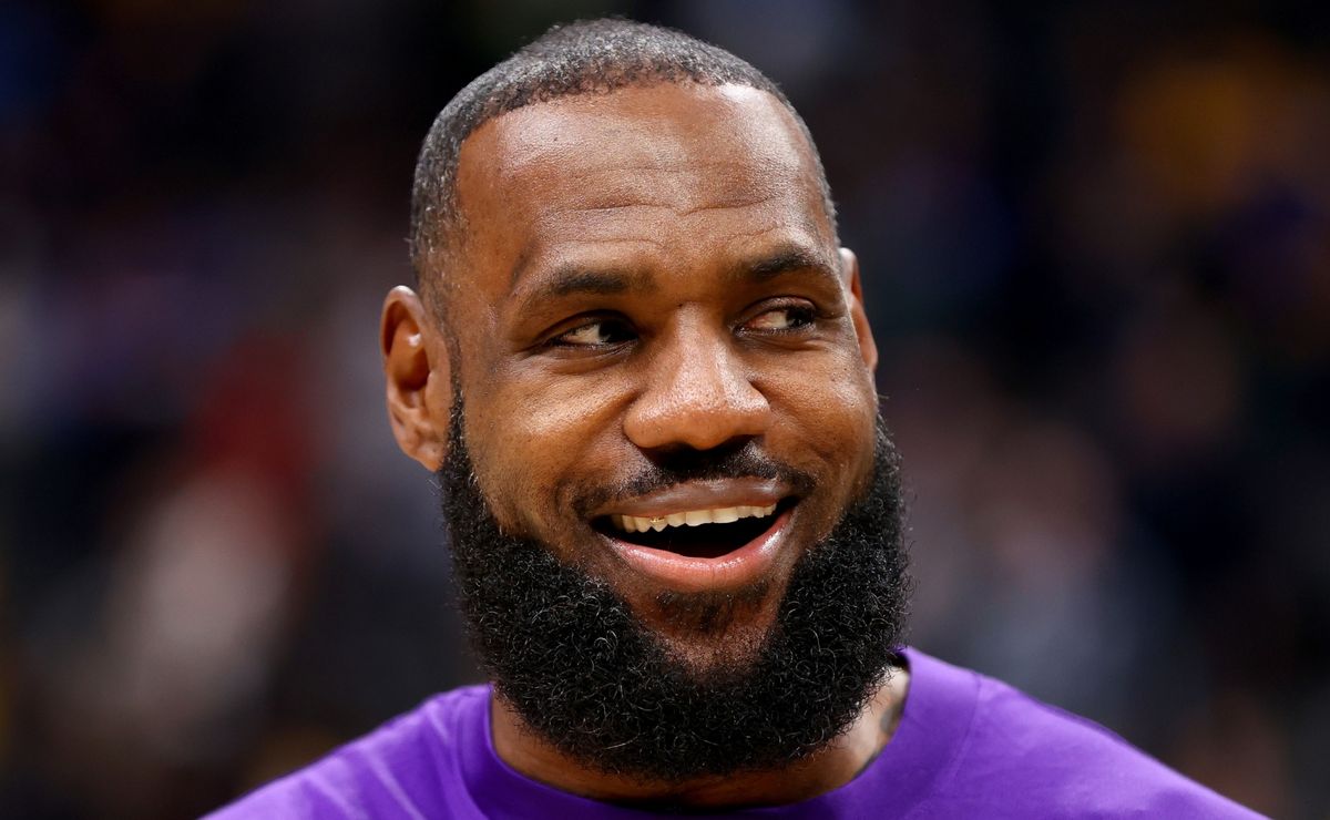 LeBron James' agent threatened NBA teams to help Lakers draft Bronny ...