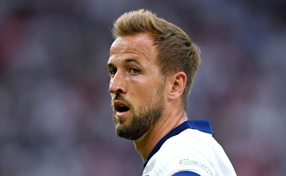 Video: Harry Kane finds redemption with epic goal for England vs ...