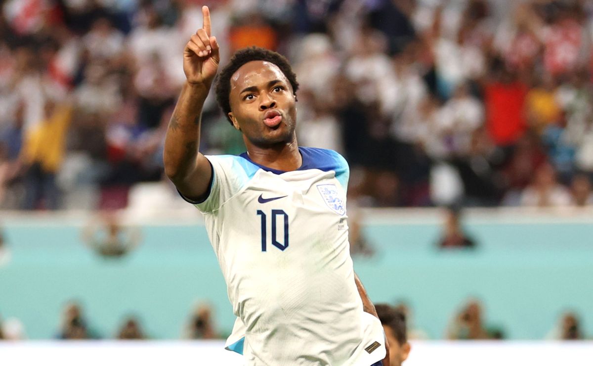 Why is Raheem Sterling not playing for England vs Spain in Euro 2024 final?