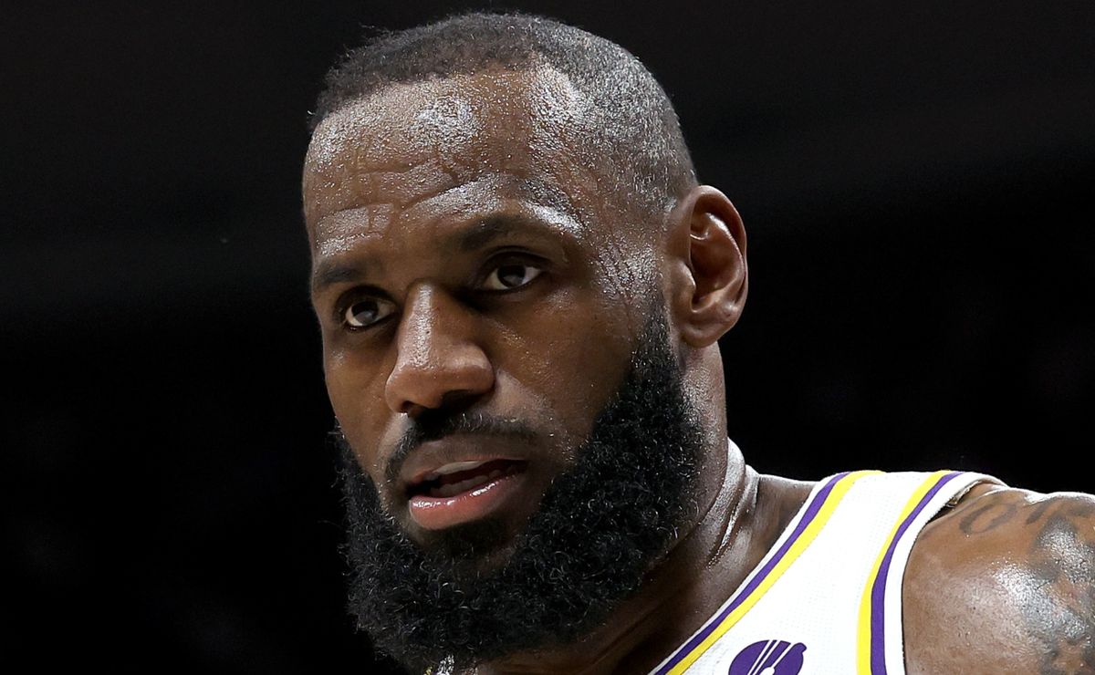 LeBron James could lose star teammate as Lakers are ready to trigger big trade