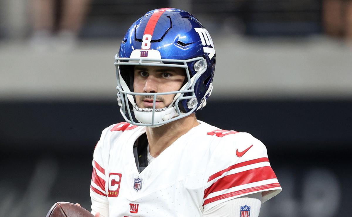 Watch: Fight breaks out at Giants-Liosn practice, Daniel Jones rages after late hit