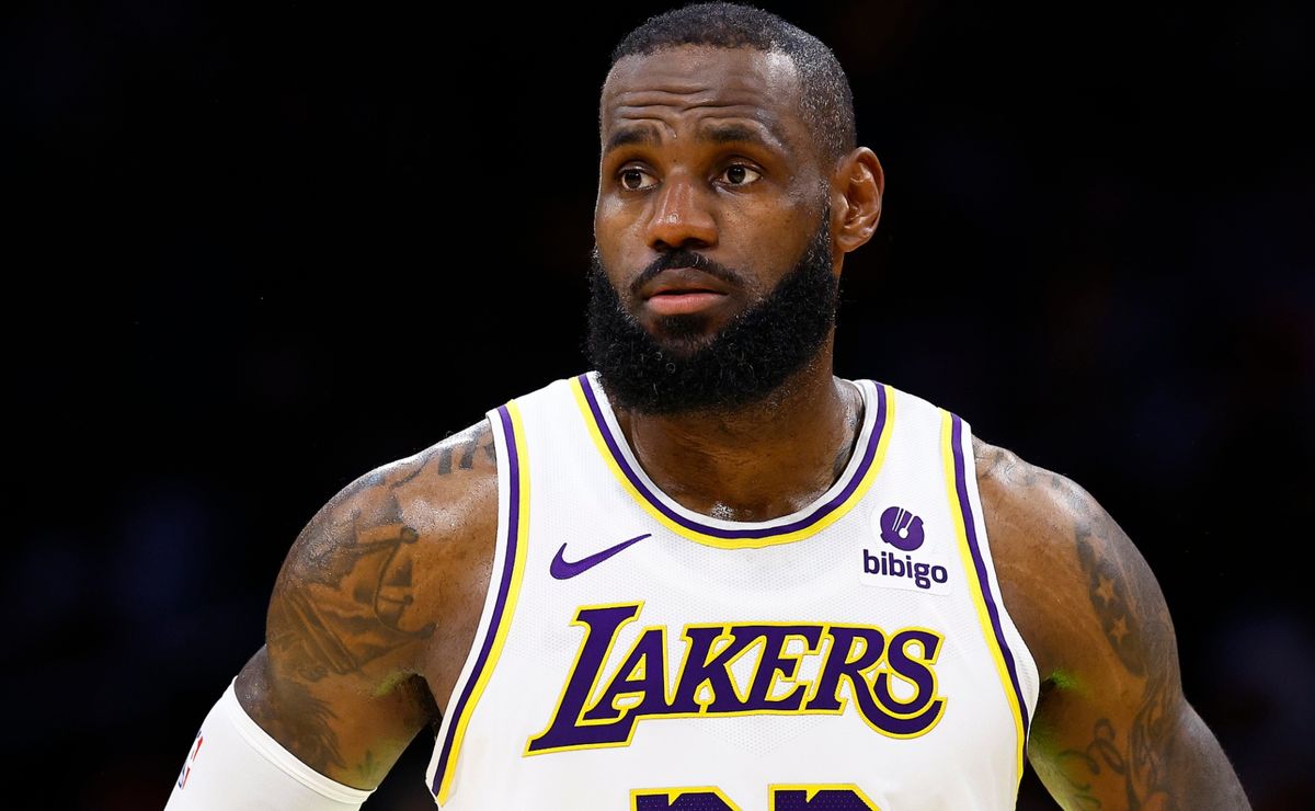 NBA Rumors: Lakers quietly search for the next superstar to succeed ...