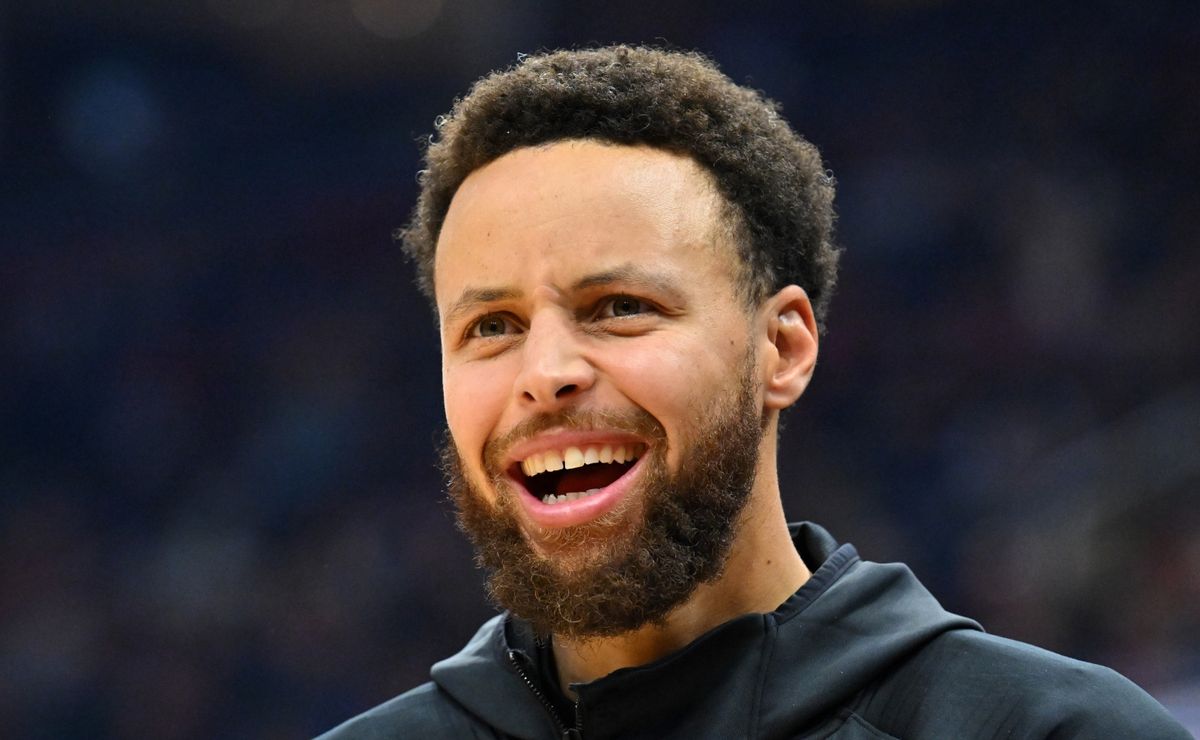 Stephen Curry reveals if he wants to play with LeBron James and Lakers