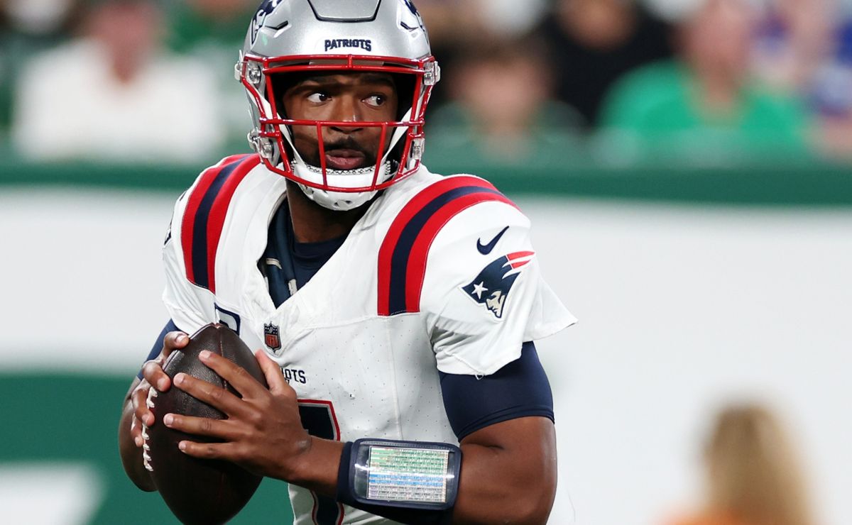 NFL News: Patriots HC Jerod Mayo clarifies situation between Brissett, Maye regarding the starting QB