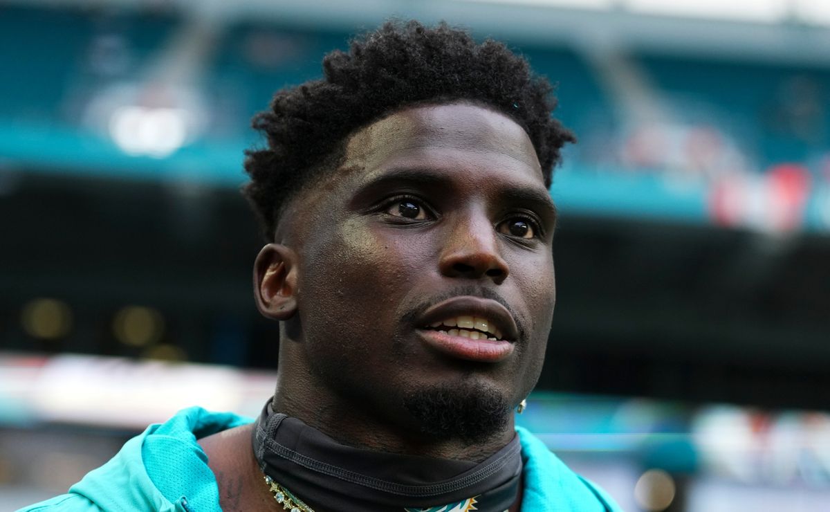 Tyreek Hill hints possible reunion to play for Andy Reid and Chiefs