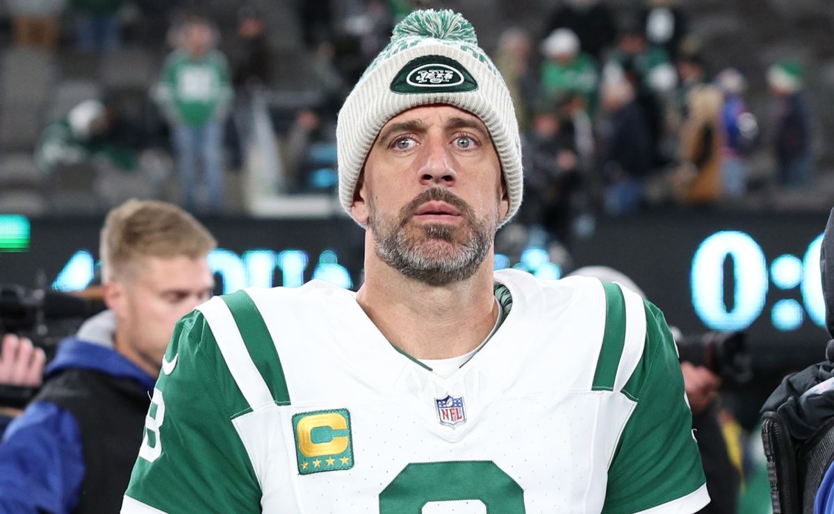 Jets QB Aaron Rodgers sends strong message to NFL referees after MNF loss against Bills