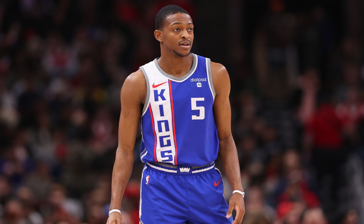 NBA News De’Aaron Fox reveals the reason for not signing contract