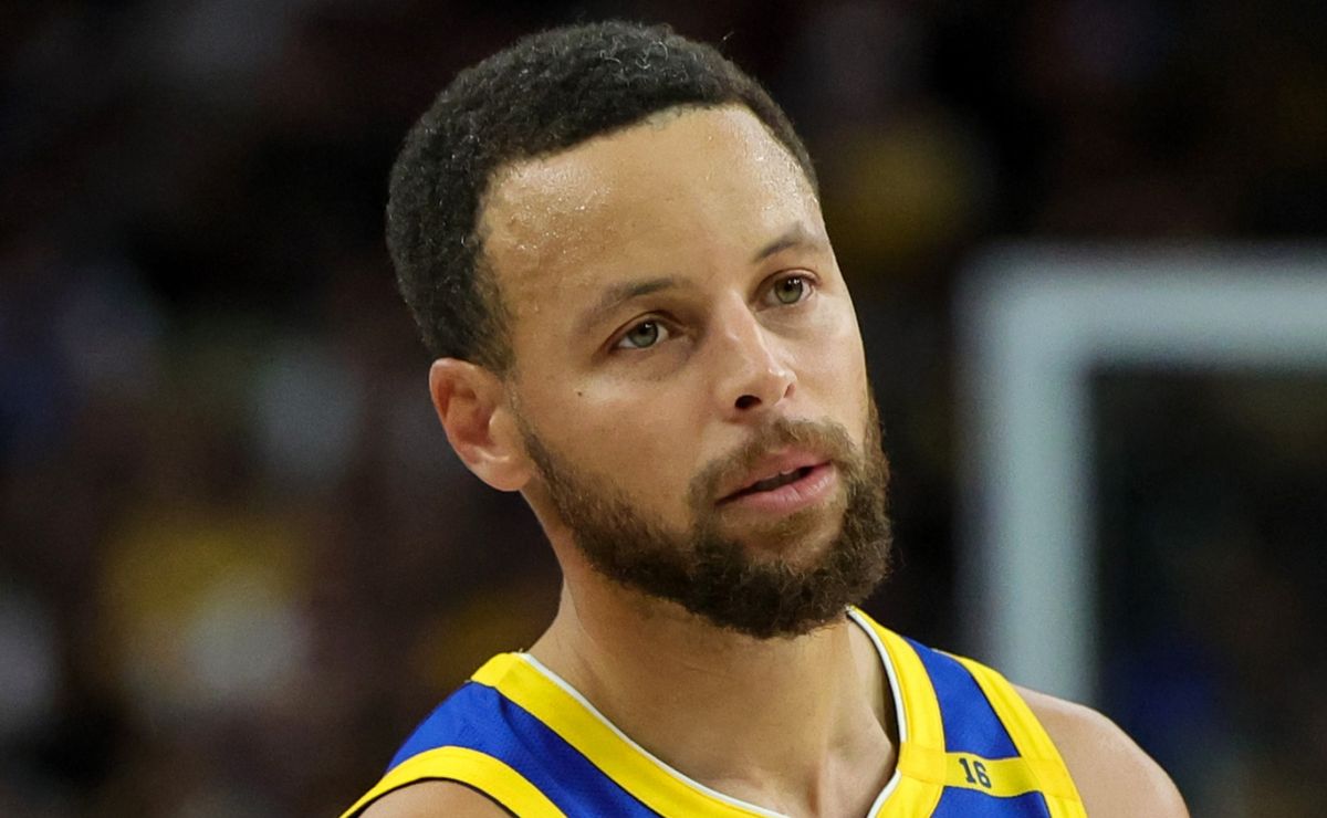 NBA Rumors: Knicks prevented Warriors from helping Stephen Curry with a league star