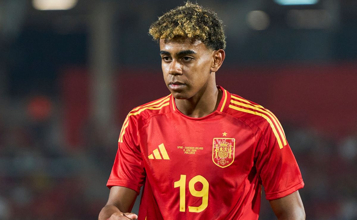 Why is Lamine Yamal not playing for Spain vs Denmark in 2024-25 UEFA