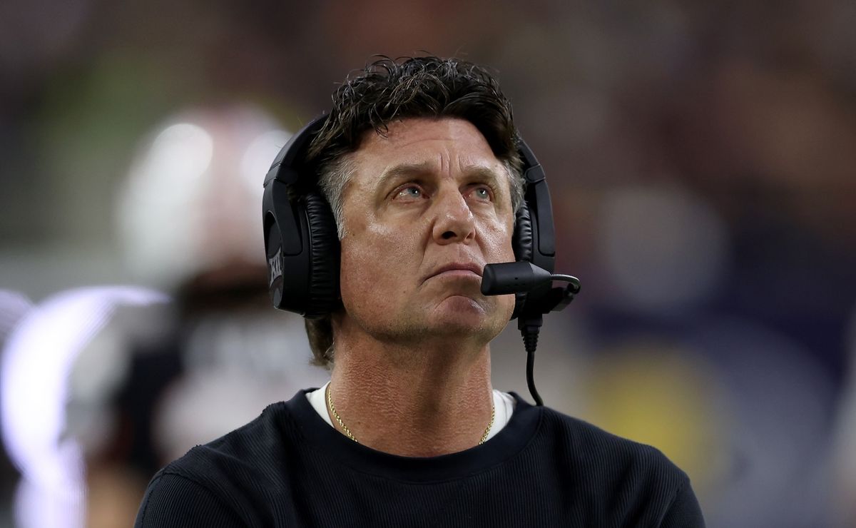 NCAAF News Oklahoma State may part ways with Mike Gundy over contract