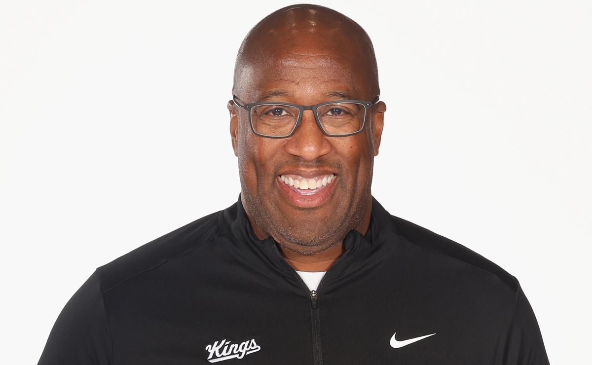 NBA News Sacramento Kings make controversial move by firing Mike Brown