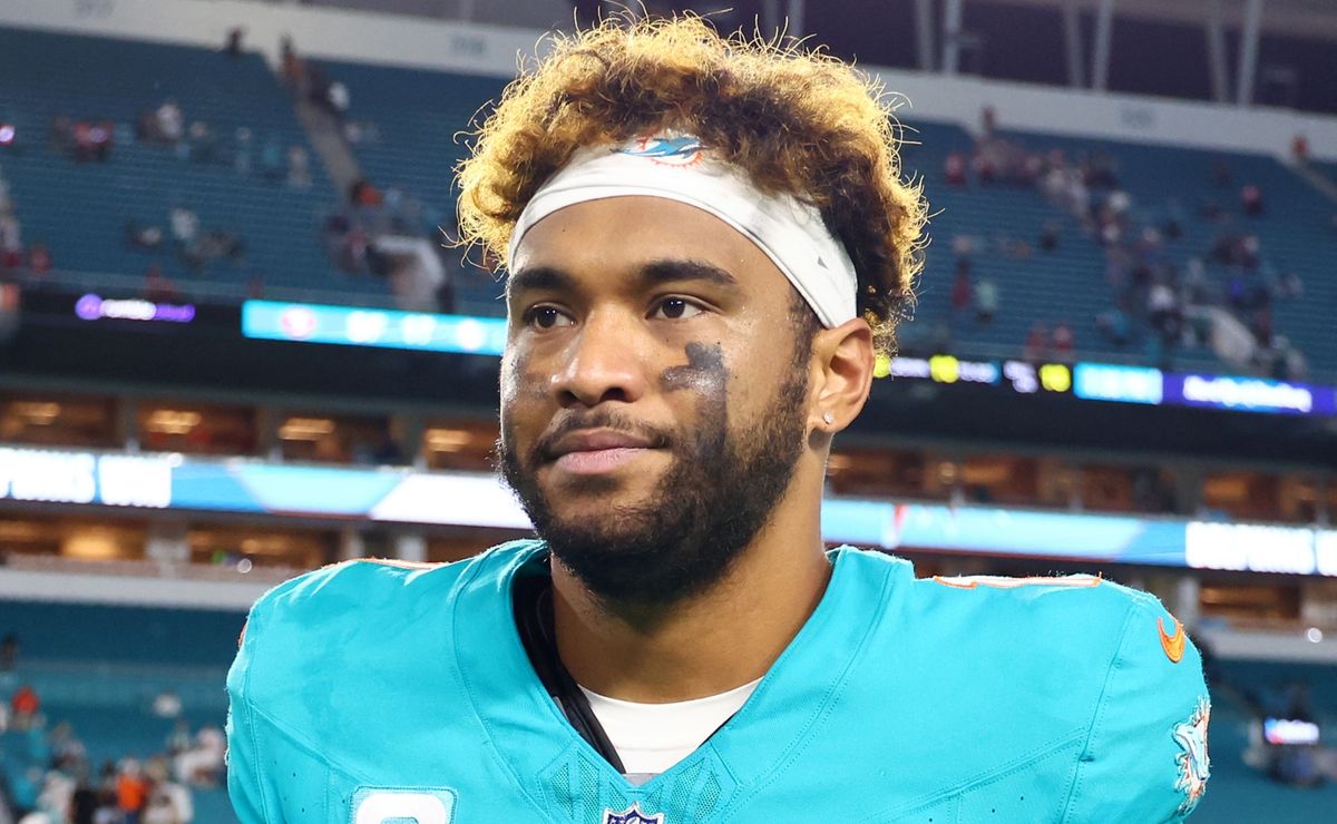 Dolphins Hire Robert Prince as New Receivers Coach