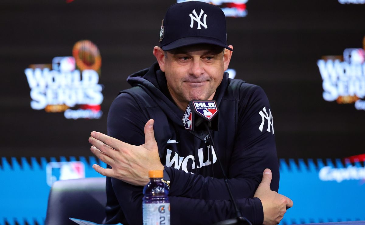 Yankees manager Aaron Boone earns praise from Red Sox rival Alex Cora ...