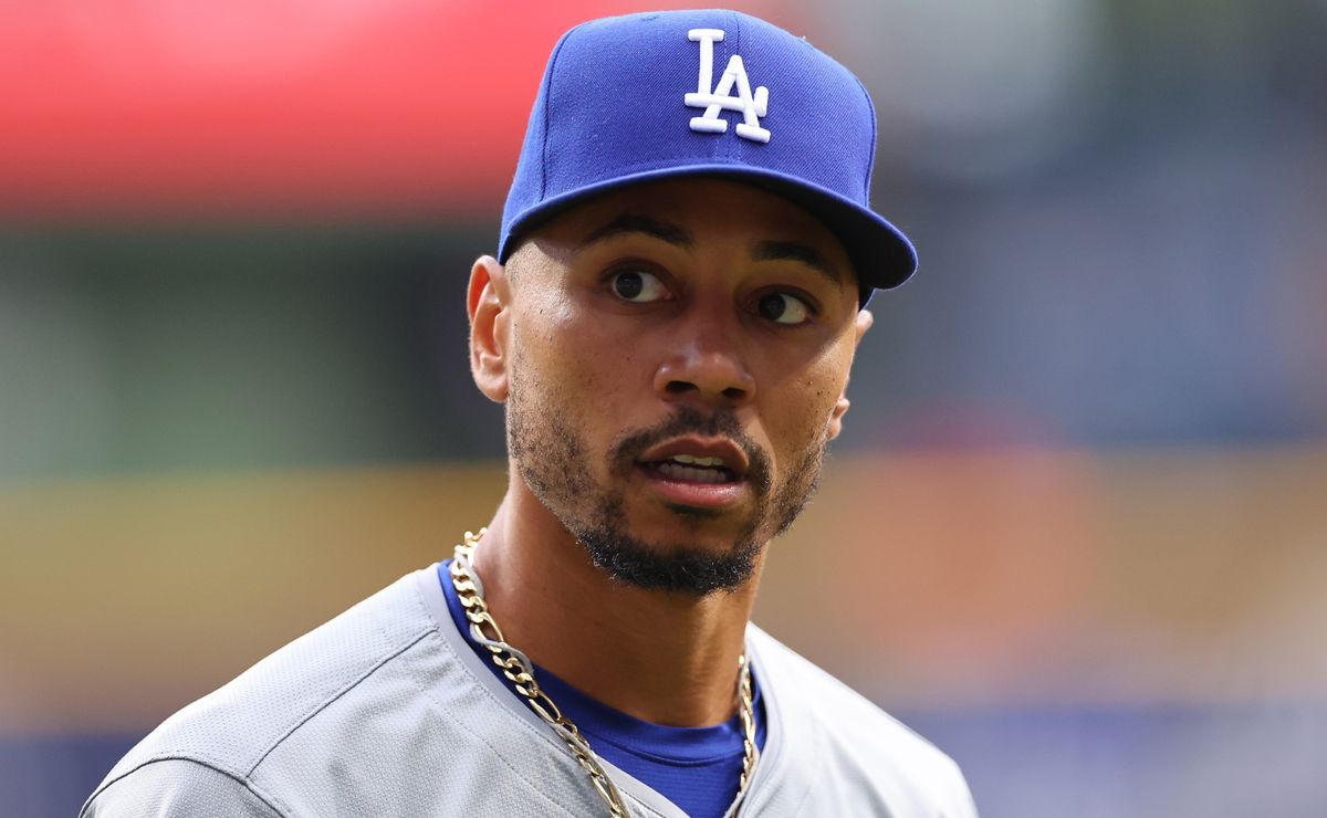 Mookie Betts issues a concerning health update that could worry Dodgers ...