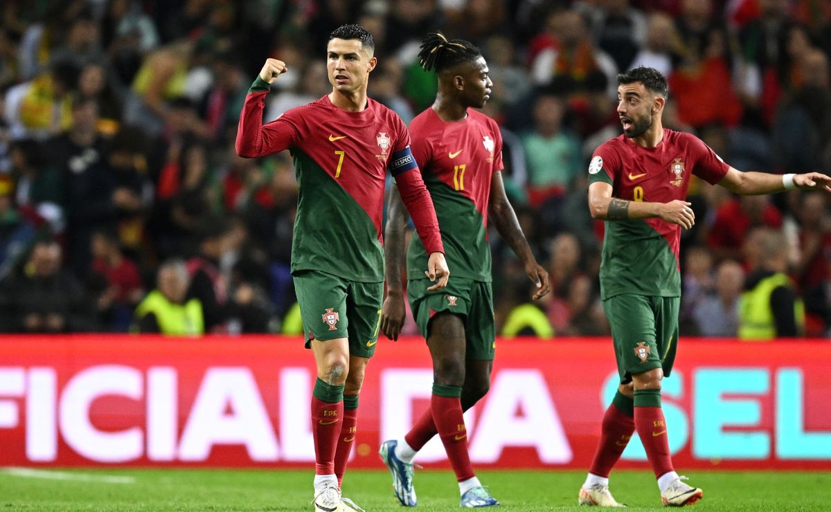 Portugal vs Eslovaquia con Cristiano Ronaldo por las Eliminatorias Euro 2024 goles, mejores